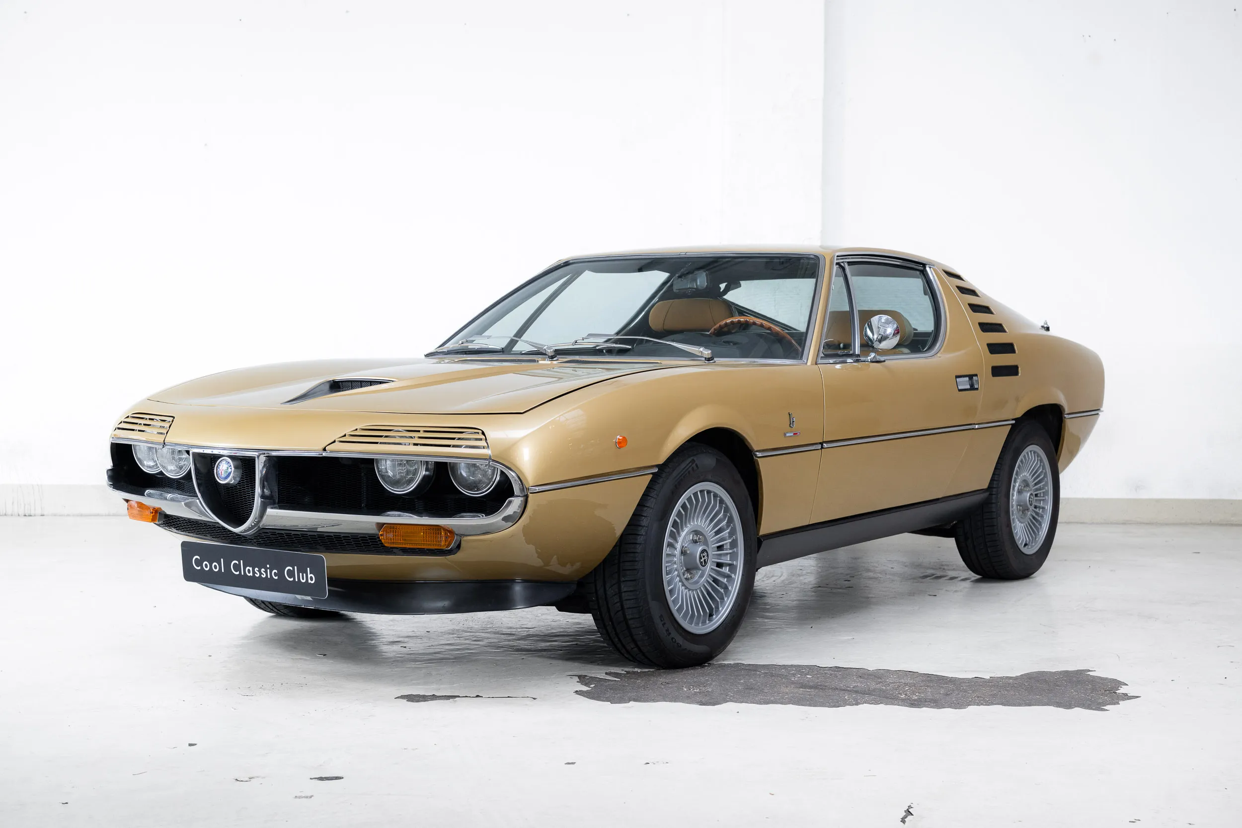 Alfa Romeo Montreal - Cool Classic Club
